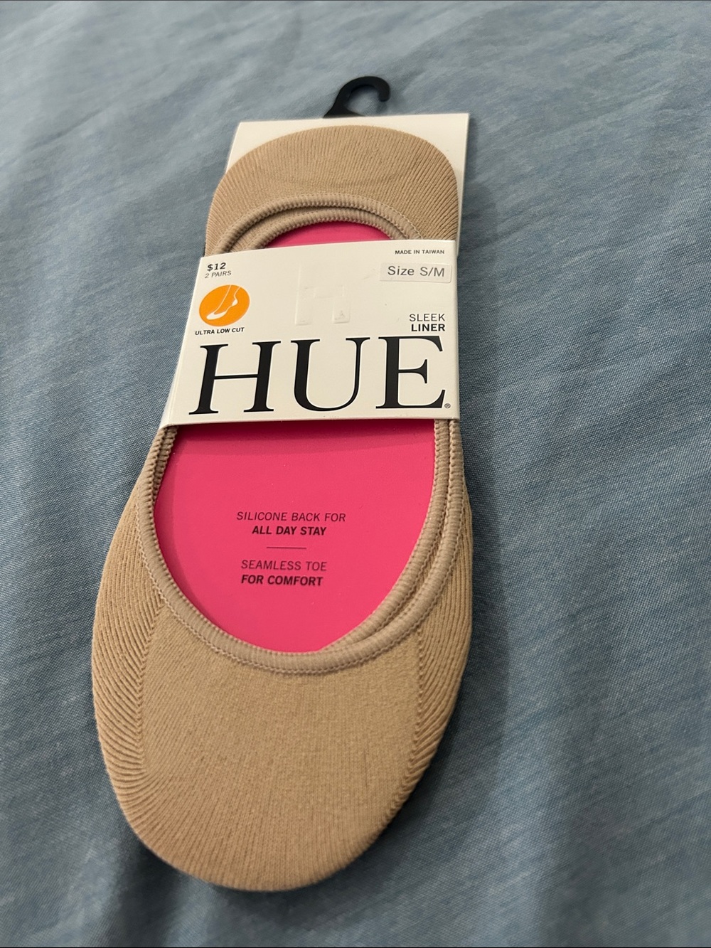 NWT two pair HUE Women’s No-Show Sleek Liner — Nude Beige & black